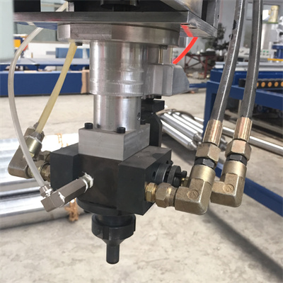 Plastikowa maszyna do rur spiralnych HDPE Wysokociśnieniowa maszyna do spieniania poliuretanu do produkcji wstępnie izolowanej rury / maszyny z tworzywa sztucznego